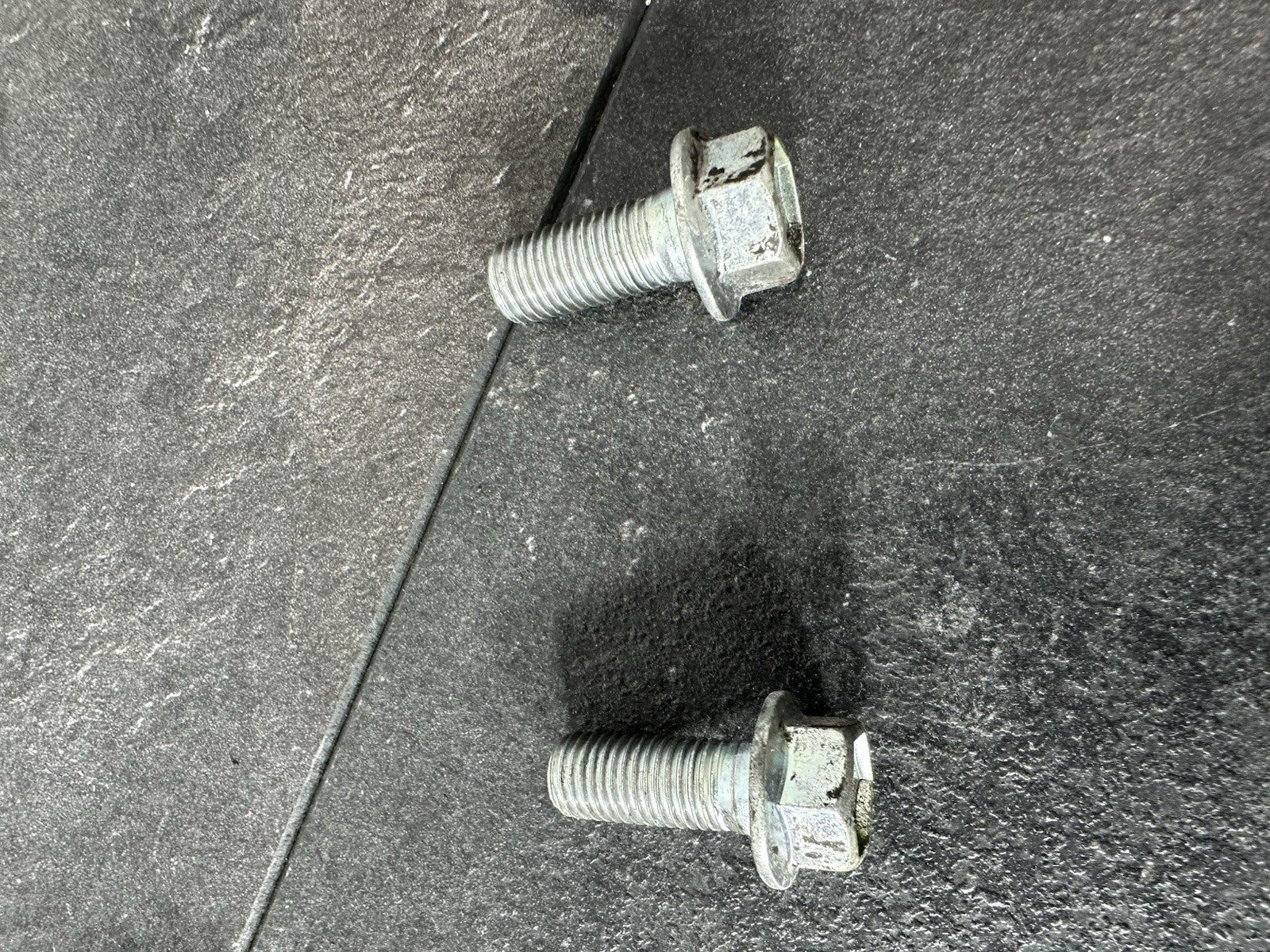 Yamaha R125 R 125 2024 Engine Swingarm Mount Bolts 6890 Miles 2023-2025 OEM