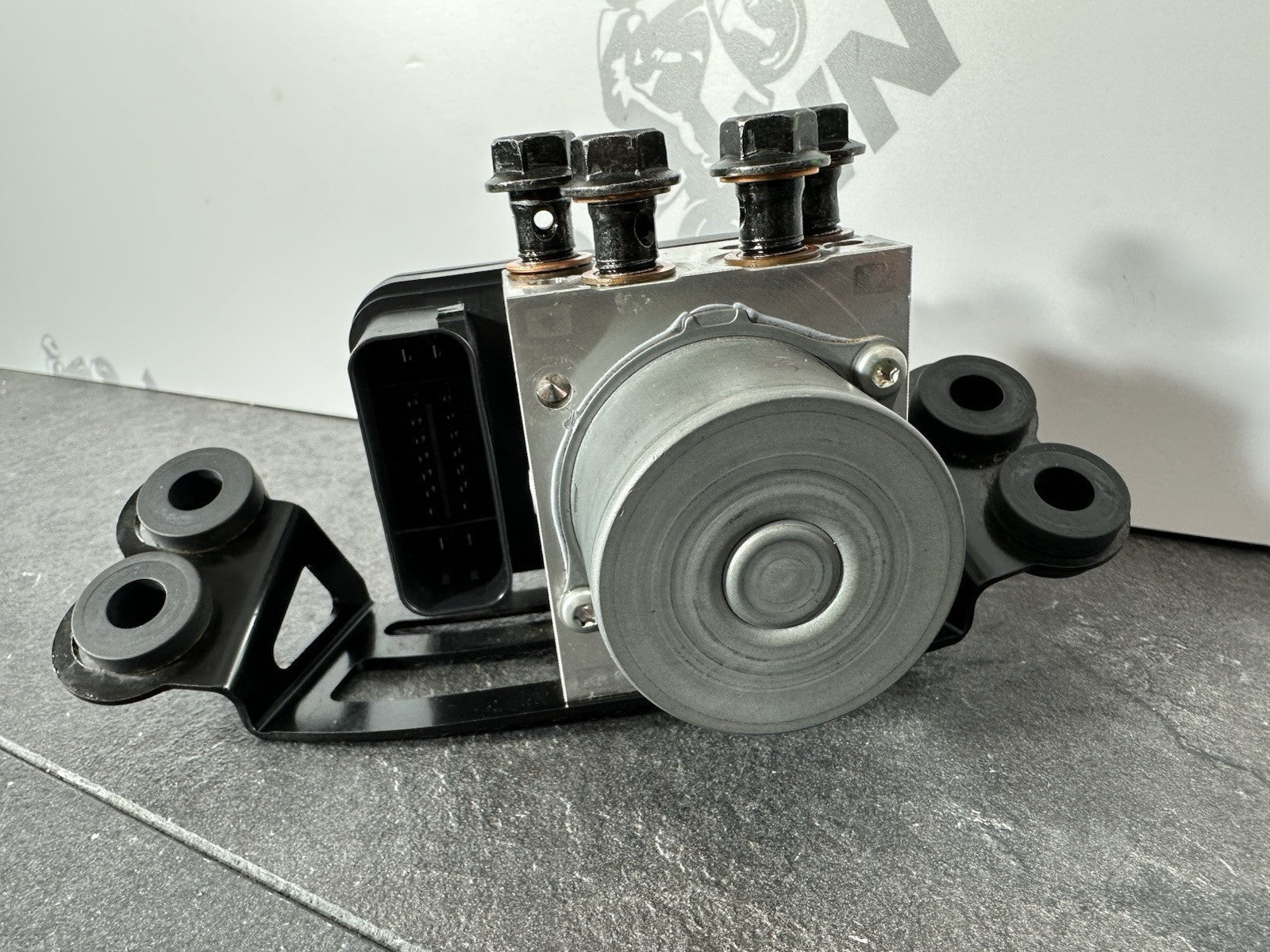 Yamaha R125 R 125 2024 ABS Pump Actuator Regulator 6890 Mile 2023-2025 OEM