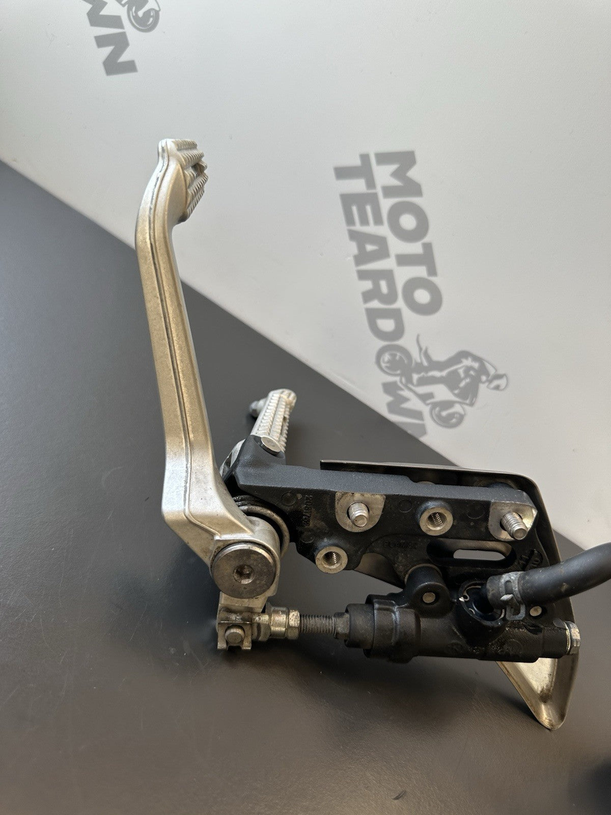 TRIUMPH SPEED TRIPLE 1050 FRONT RIGHT FOOTREST 2011-2015 Right Foot Assembly