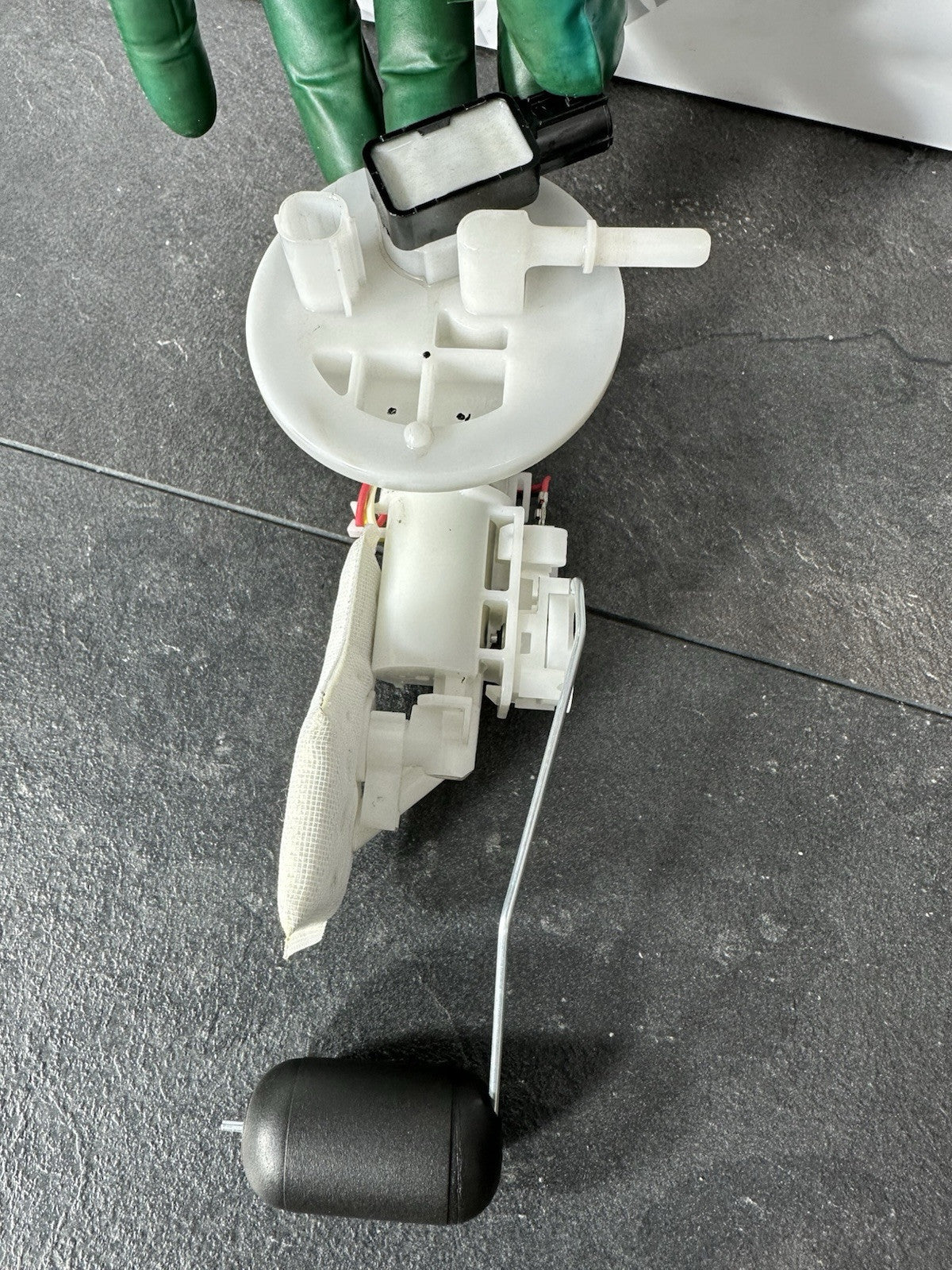 Yamaha R125 R 125 2024 Fuel Pump Petrol Pump Sender 6890 Miles 2023-2025 UK ONLY