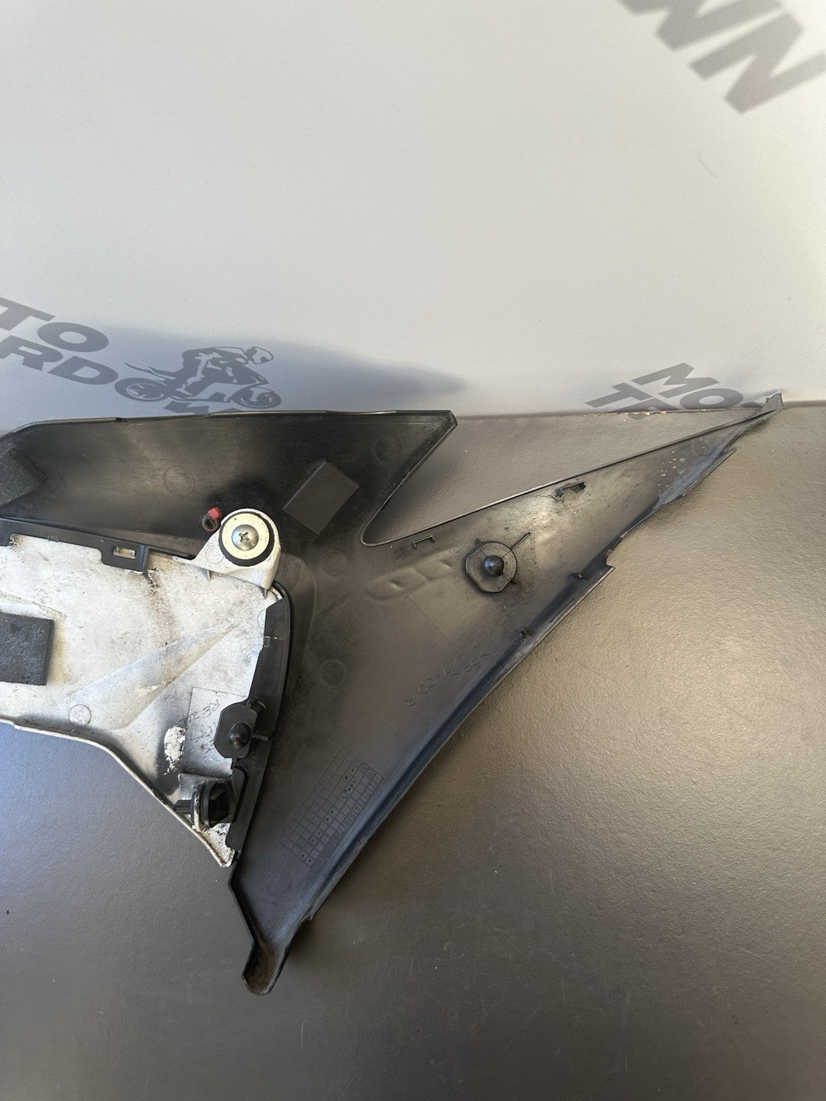 SUZUKI GSXR1000 GSXR 1000 RIGHT TANK PANEL 2009-2016 OEM GSXR 1000 RT Fairing