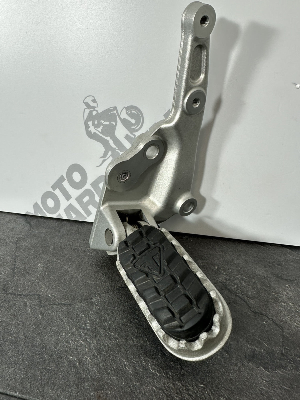 Triumph TIGER 900 GT PRO 2022 Left Footrest Rearset Hanger 6337m 2020-2023 OEM