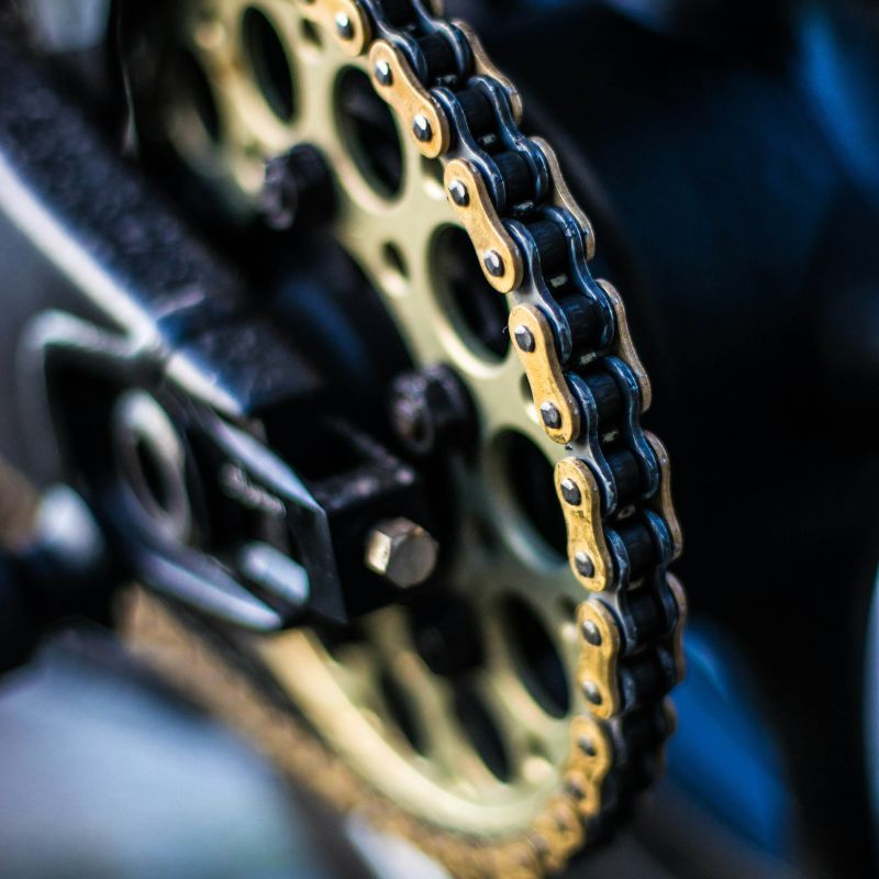 Motorbike transmission and drivetrain