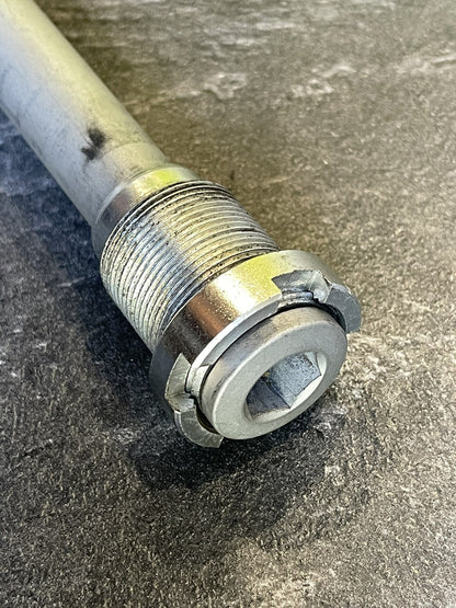 Aprilia Tuono V4 1100 Factory 2017 Swingarm Spindle Bolt Only 9262 Miles RSV4