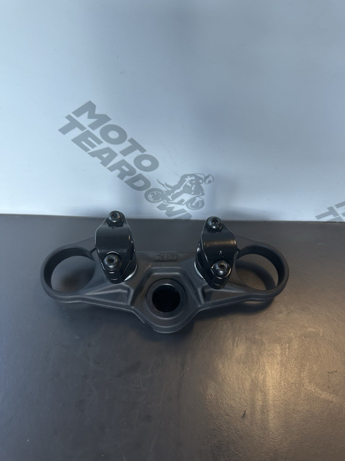 KTM 125 Duke top yoke Top Clamp Upper Yoke Upper Clamp 2024- Only 51 Miles OEM