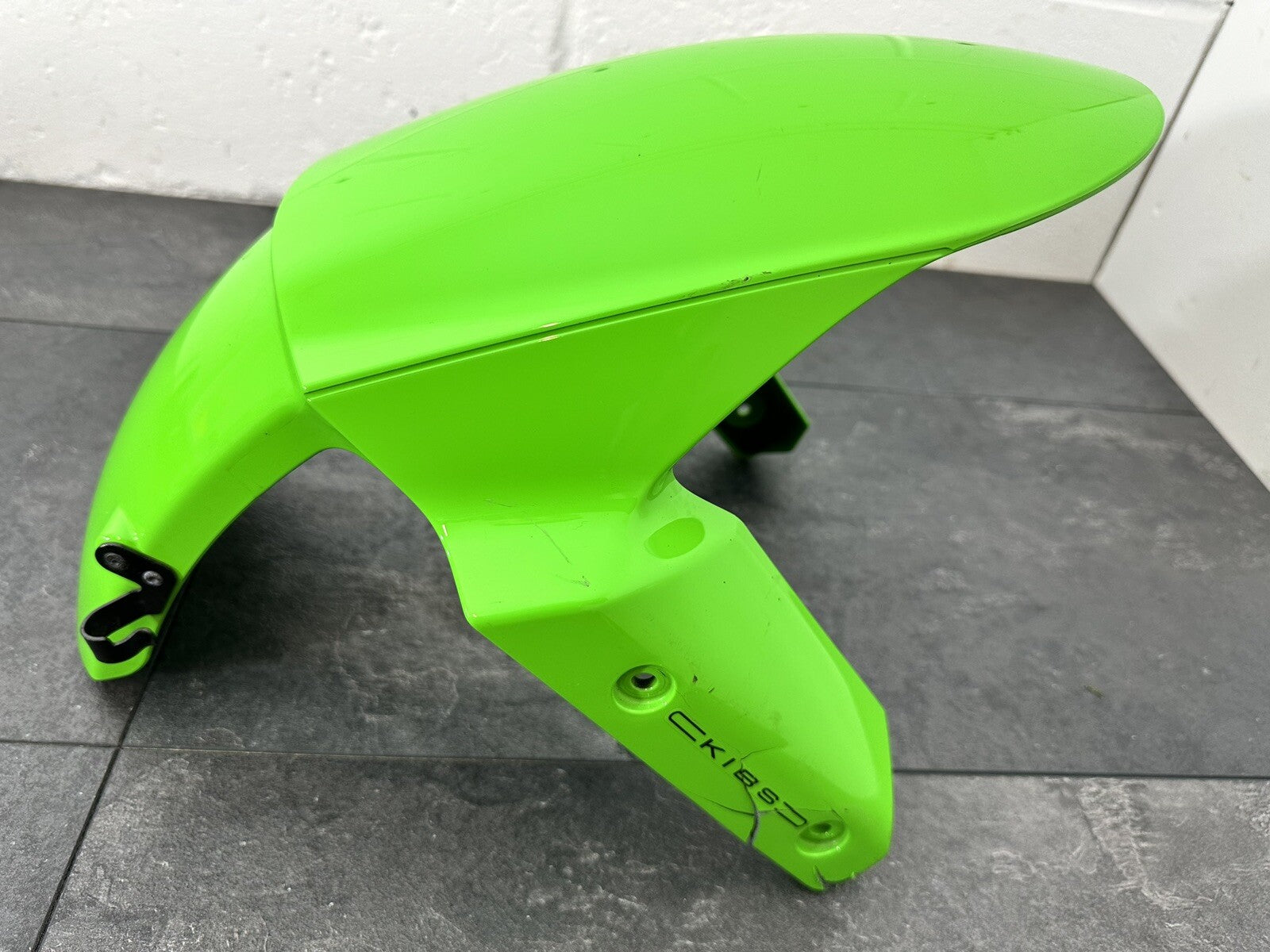 Kawasaki ZX6R 636 ABS 2016 Front Mudguard Fender *CRACKED* 8655m 2013-2015 OEM