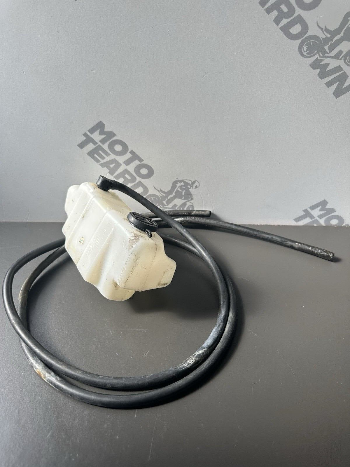 TRIUMPH STREET TRIPLE 675 675R COOLANT BOTTLE Radiator Coolant Bottle T2102200