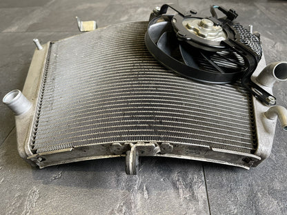 Suzuki GSXR 750 2013 L3 Radiator & Fan Coolant Rad GSXR 600 2011-2018 L1-L8 OEM