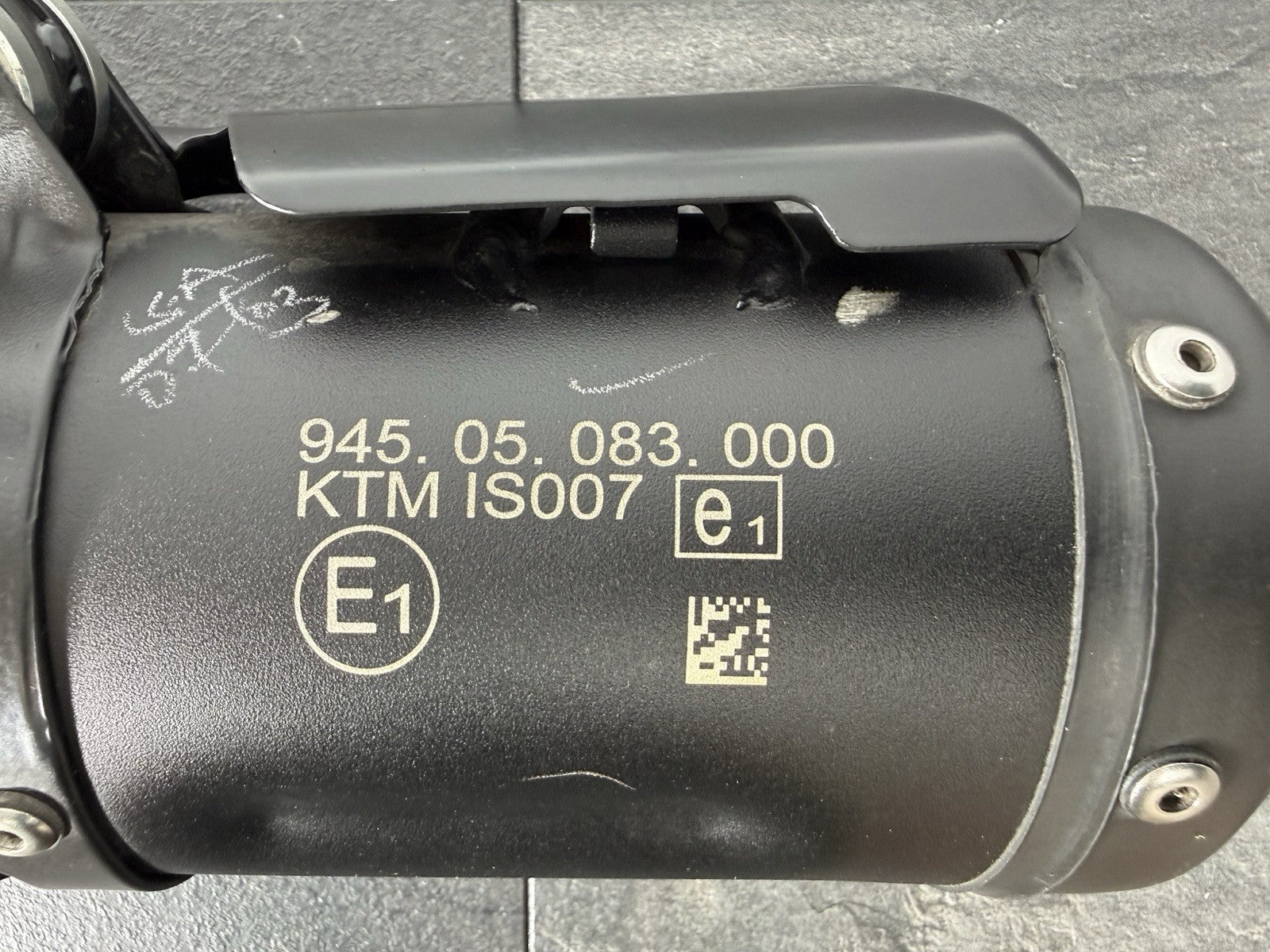c5e410b2-1e75-4b73-9bcb-d2c43ef927d6