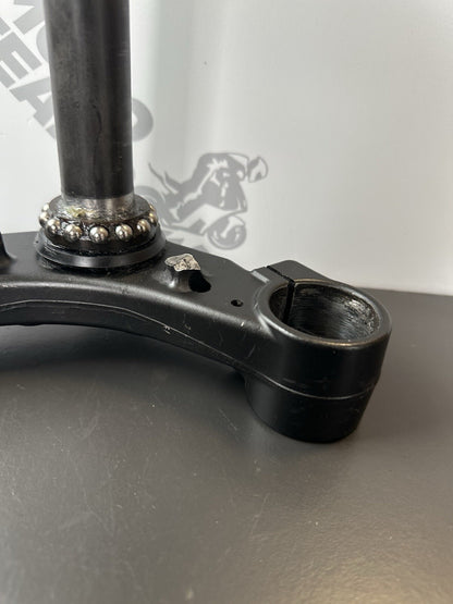 Yamaha MT-07 Yamaha MT07 Bottom lower fork yoke clamp 2014-2017 Lower Yoke OEM