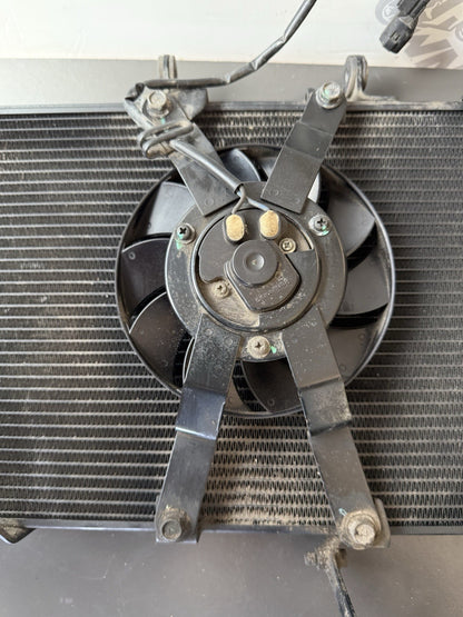 TRIUMPH TRIDENT 660 Radiator And Fan 2021-2024 Water Tight But Slight Kinked OEM