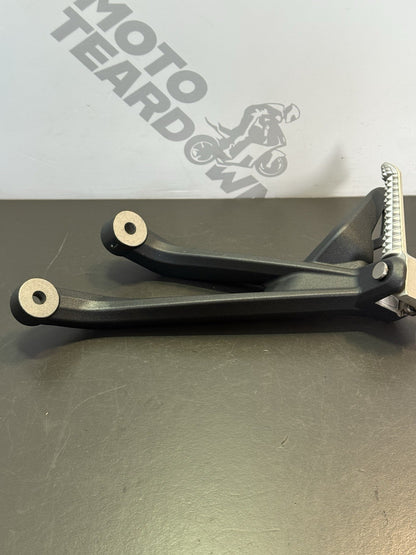 173b6b4e-096c-4010-8a99-412e45720800