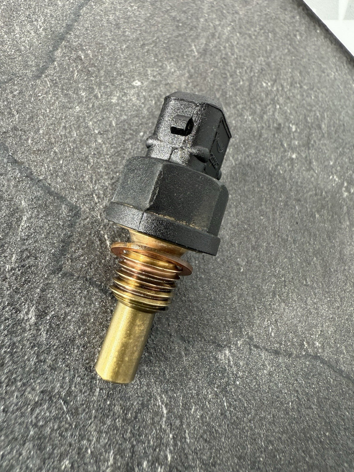 Triumph Street Triple 765 R 2017 Temperature Sensor  18498m 2018-2021 OEM