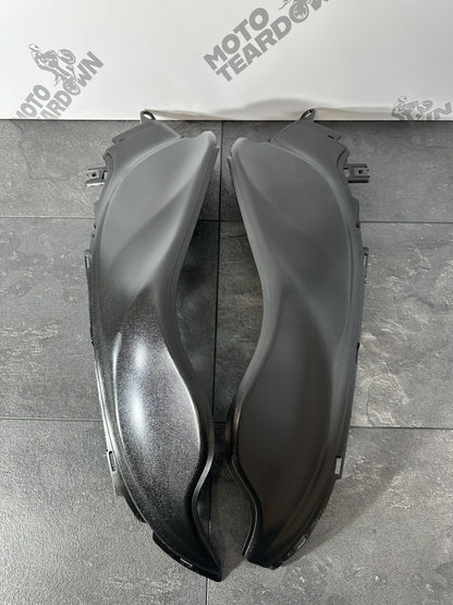 Suzuki GSXR 1300 2016 HAYABUSA Side Fairing Infill Tank Panels 18408 Miles OEM
