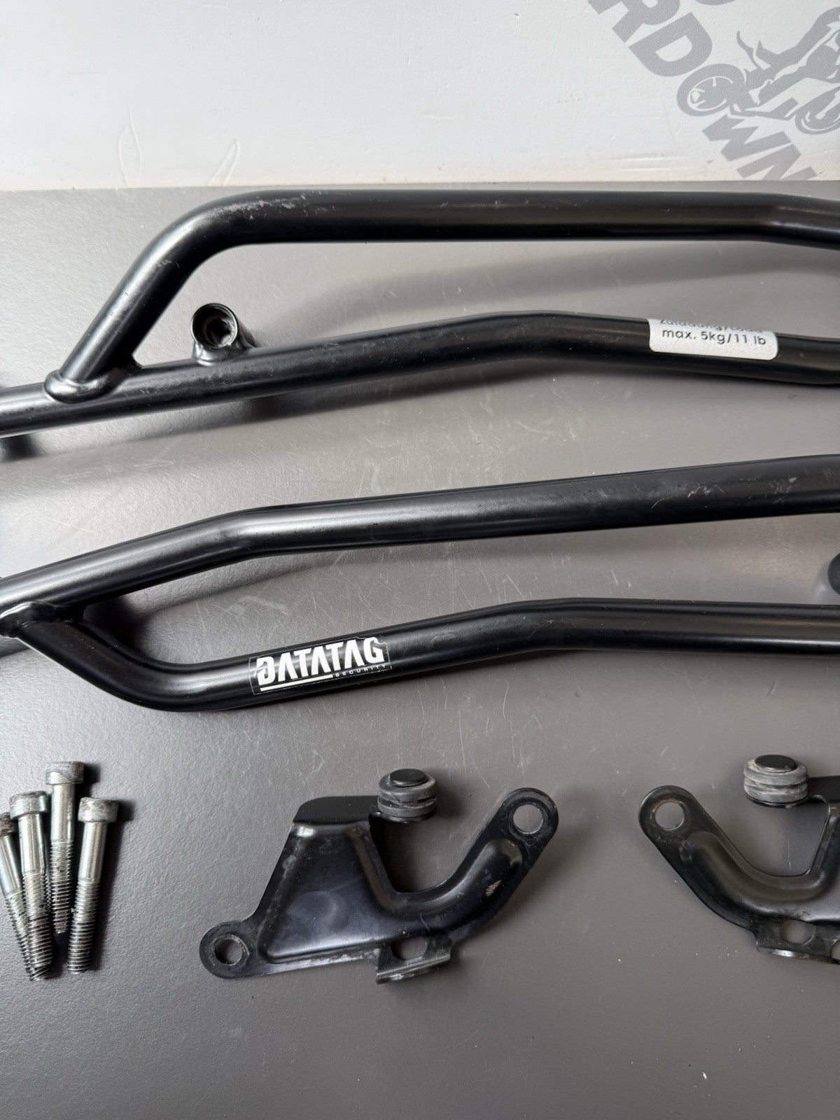 TRIUMPH TRIDENT 660 Top Case Carrier Luggage Plate Rear Rack Arms 2021-2024