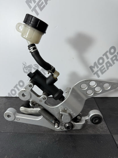 Yamaha YZF R125 R 125 2014 Right Rearset Footrest Brake MC 26983 Miles 2008-2018