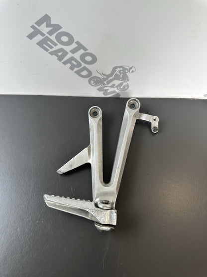 Honda CBR1000RR Fireblade right pillion footrest Right Foot Hanger 2004-2005 OEM