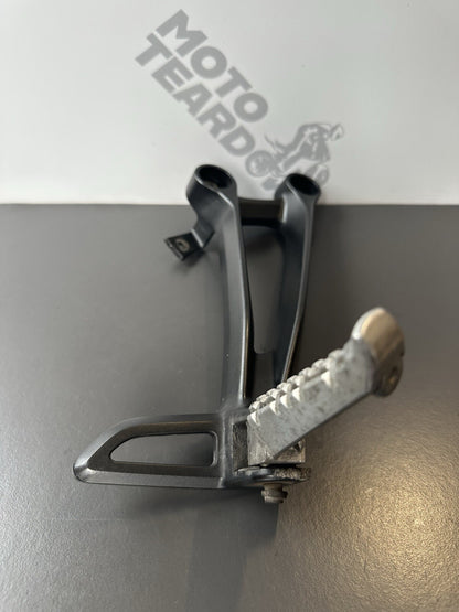 Yamaha MT-07 right pillion footrest Yamaha MT07 Right Pillion Foot Rest 2014-17