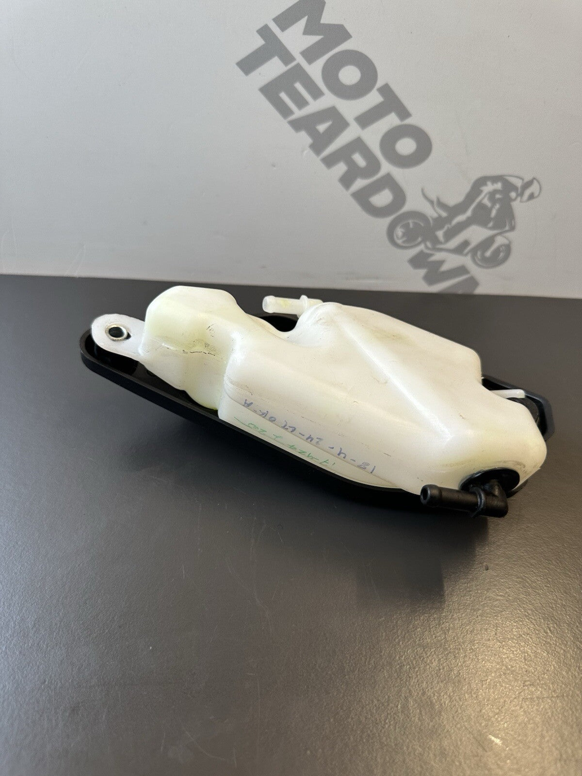KTM RC 125 expension coolant bottle KTM 125 DUKE Radiator Coolant Bottle 2024-