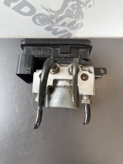 Triumph Street Triple 675 R 2015 ABS Pump Module Brake Pump 2013-2016 OEM Rear