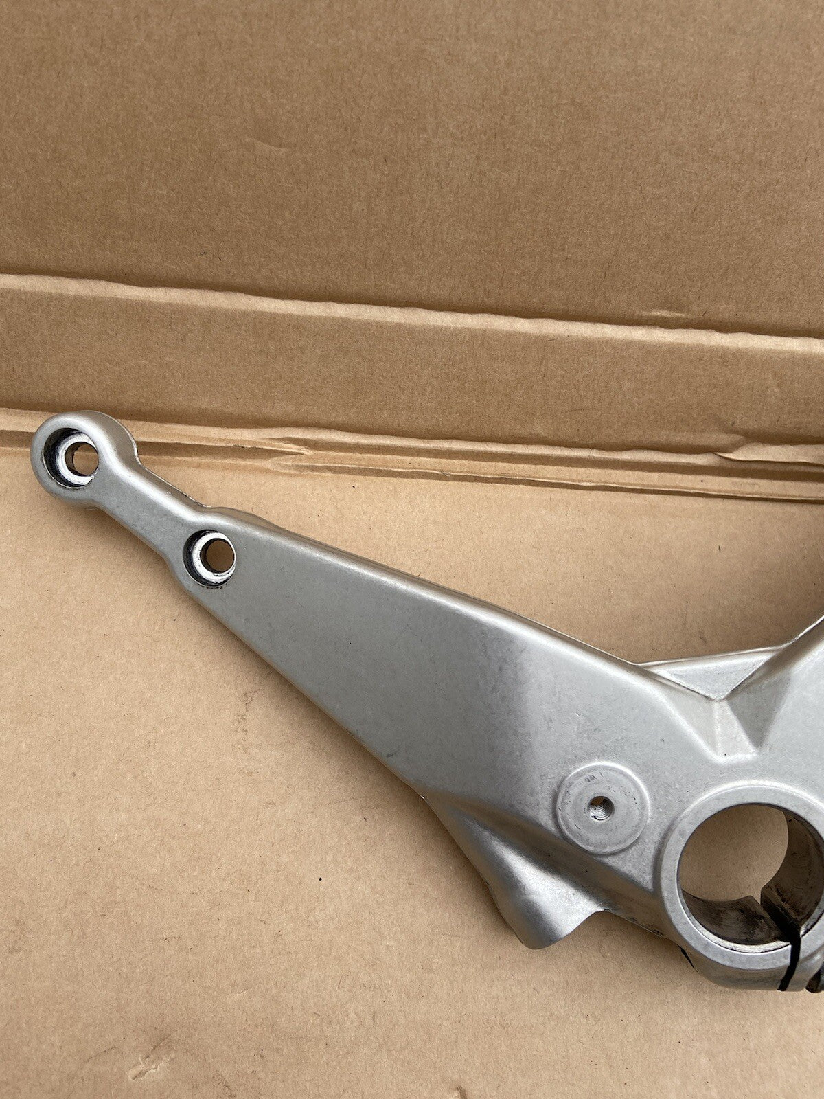 DUCATI PANIGALE 1199 LEFT FOOTREST HOLDER BRACKET SUSPENSION PIVOT 8293A432A OEM