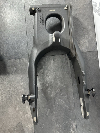 Triumph Street Triple 675 R 2015 Swingarm Swinging Arm 2013-2016 16470 Miles OEM