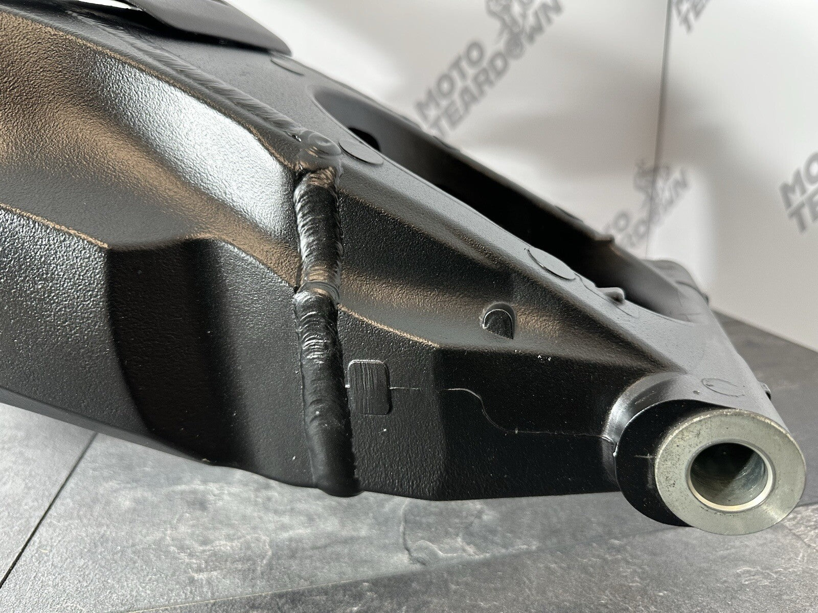 Suzuki GSXR 1000 2014 Swing Arm Swinging Arm Hugger 22774 Miles 2009-2016 OEM