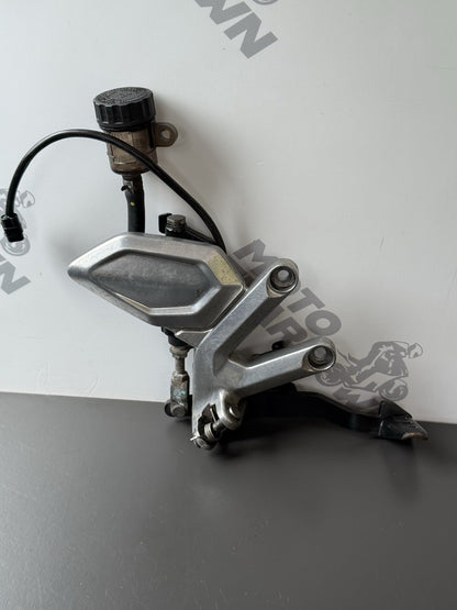Triumph Trident 660 Right Rearset Footrest Mastercylinder BENT PEDAL 2021-24