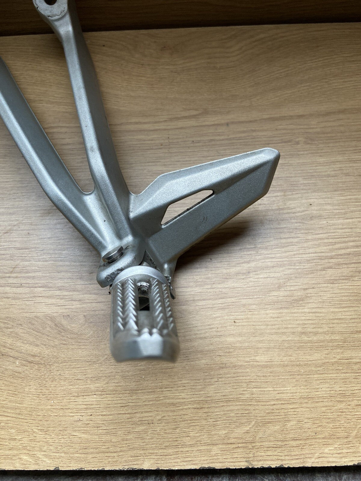 TRIUMPH STREET TRIPLE 765RS R S Left Pillion Footrest Hanger T2081987 2017-2019