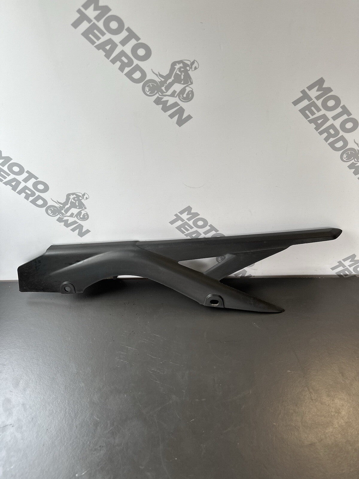 YAMAHA MT03 CHAIN GUARD YEAR 2020 Yamaha MT-03 Chain Guard 1WDF23110100 OEM