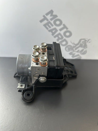 Aprilia Tuono 1100 ABS Pump Modulator V4 Tuono V4 ABS pump 2D000264 OEM 9105 Mi