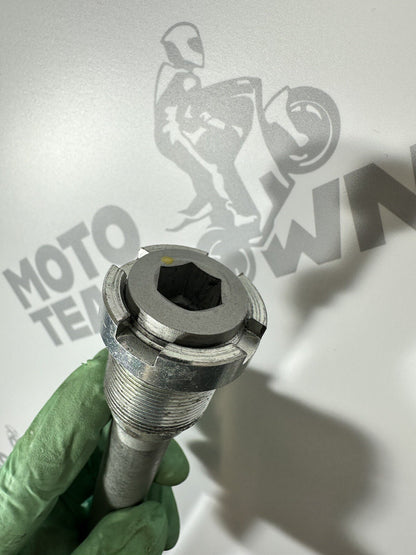 Aprilia Tuono V4 1100 2021 Swingarm Spindle Bolt 6606 Miles 2022-2024 OEM