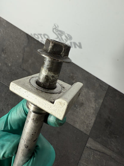 Yamaha YZF R125 R 125 2014 Rear Spindle & Spacers 26983 Miles 2008-2018 OEM