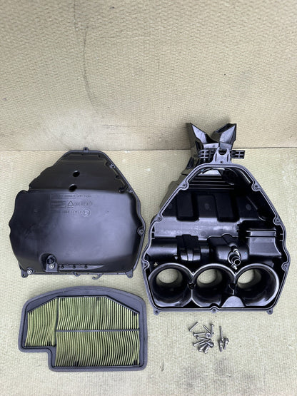 TRIUMPH SPEED TRIPLE 1200 RR RS Airbox Triumph Speed Triple 1200 RR RS Air Box