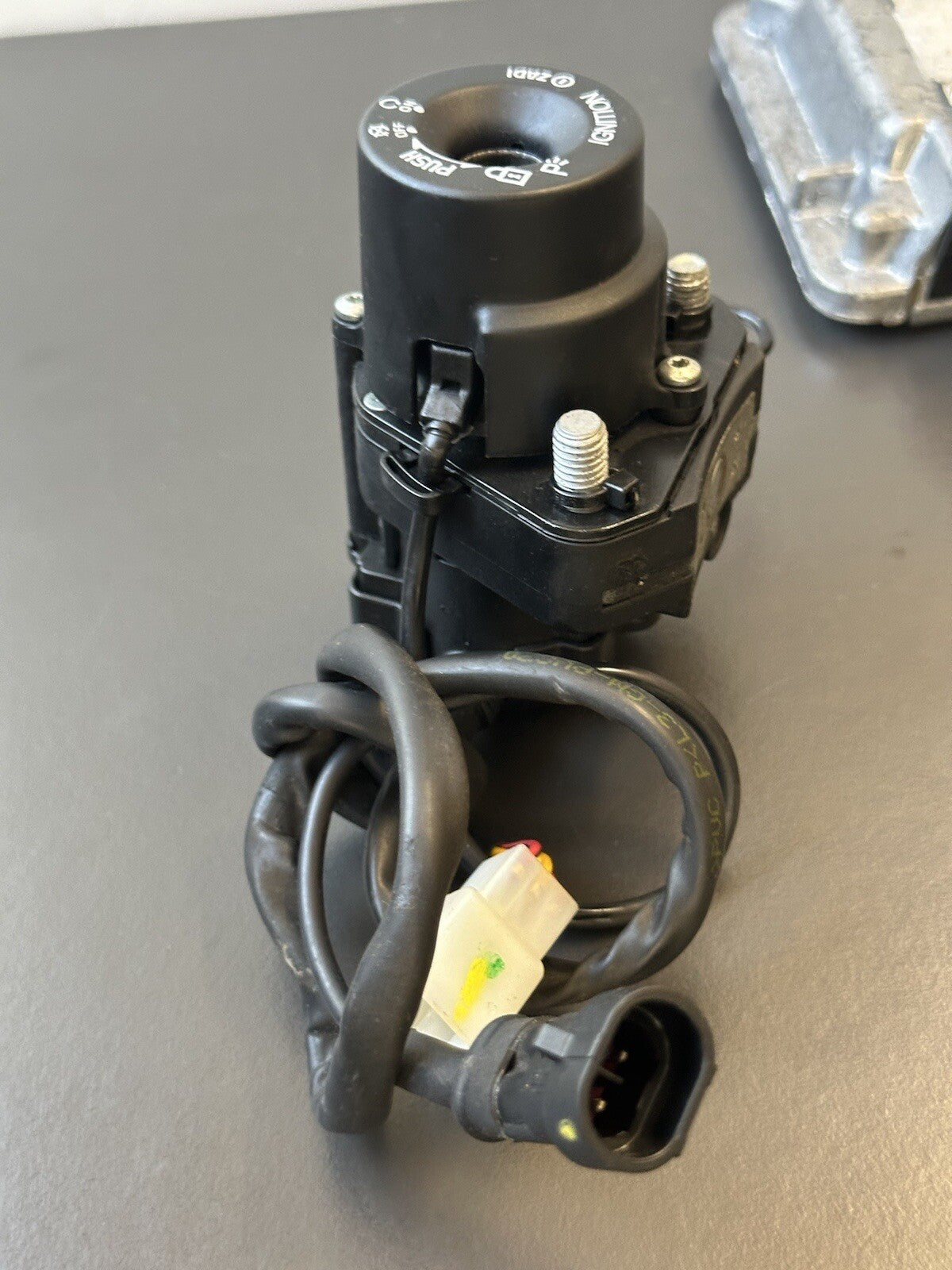 Aprilia Tuono V4 1100 FACTORY Lockset Ignition Key ECU Fuel Cap OEM RSV4 2017-19