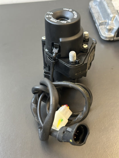 Aprilia Tuono V4 1100 FACTORY Lockset Ignition Key ECU Fuel Cap OEM RSV4 2017-19