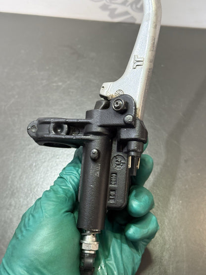 0b06e594-13a7-4cf8-9afb-75c908fc3a98