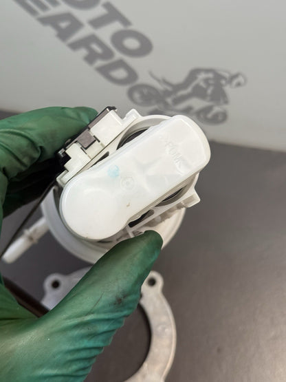 038bb0f4-7e0d-456f-8c44-62e62f9470c6