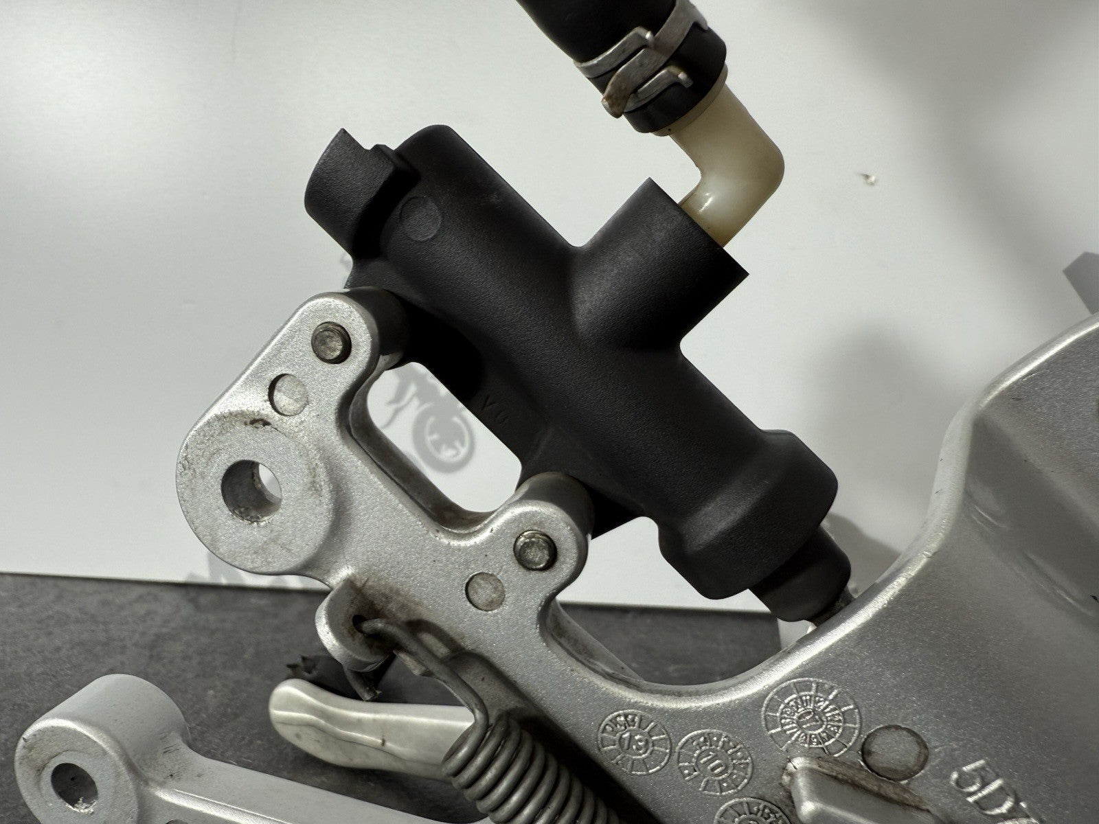 Yamaha YZF R125 R 125 2014 Right Rearset Footrest Brake MC 26983 Miles 2008-2018