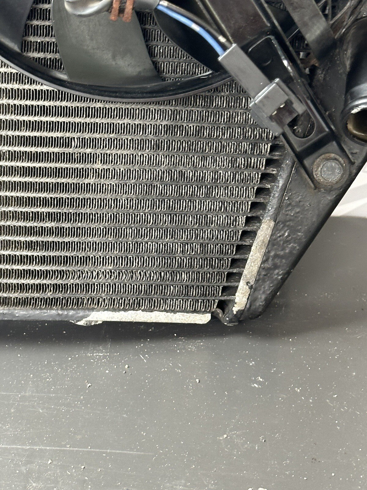 Suzuki GSXR 1000 Radiator Coolant Rad 2009-2016 Only 33,787 Miles OEM Radiator