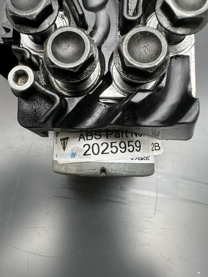 Triumph Street Triple 765 RS 2020 ABS Pump OEM Only 2418 Miles 2025959 T2025959