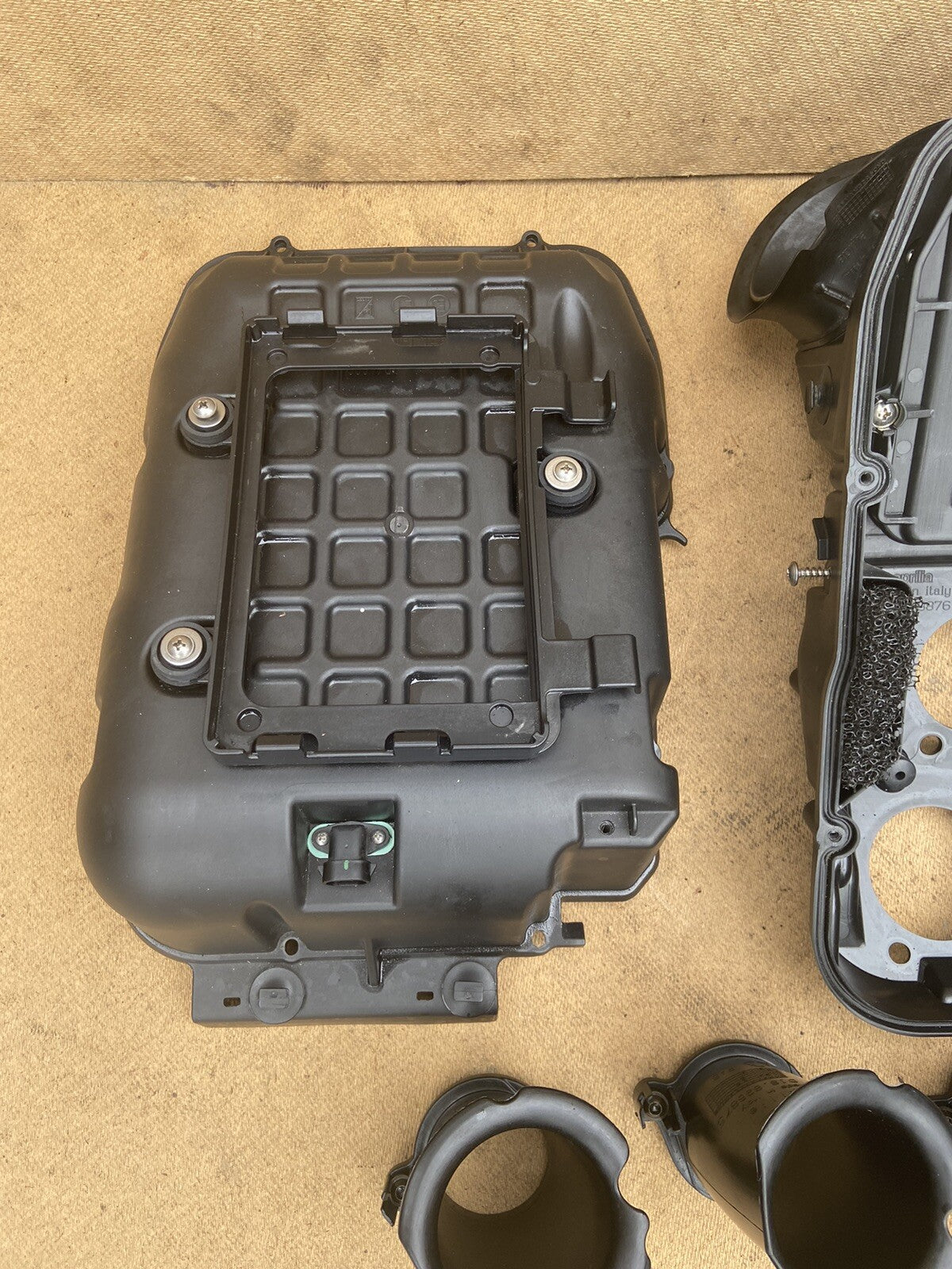 APRILIA TUONO V4 1100 FACTORY AIR BOX, Air Box 2018 OEM Tuono AIRBOX 2017-2019