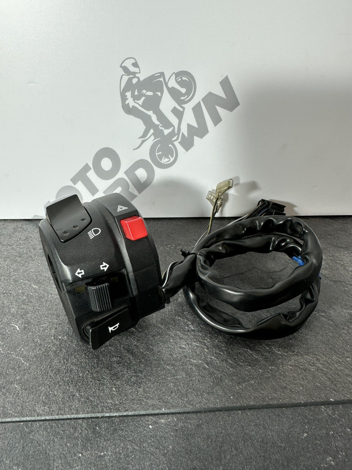 Suzuki GSXR 1300 2016 HAYABUSA Left Switchgear Switch Assembly 18408 Miles OEM
