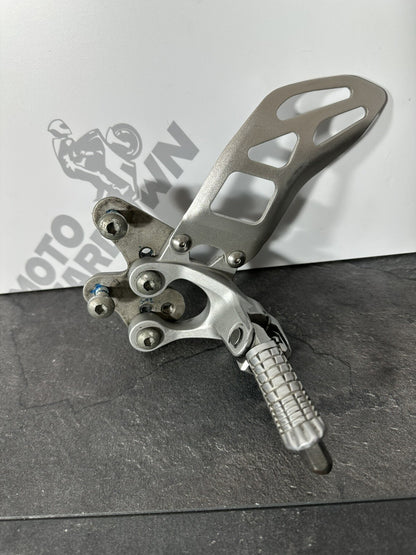 Suzuki GSXR 1000 2014 Left Footrest Rearset & Mount 22774 Miles 2009-2016 OEM