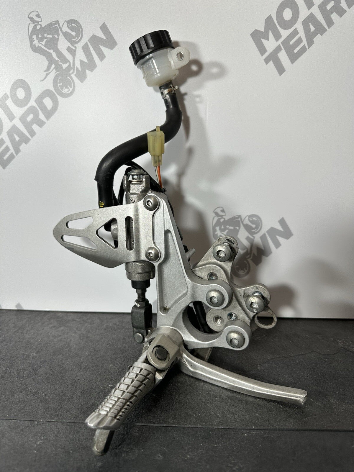 Suzuki GSXR 1000 2014 Right Footrest Rearset & Mount 22774 Miles 2009-2016 OEM