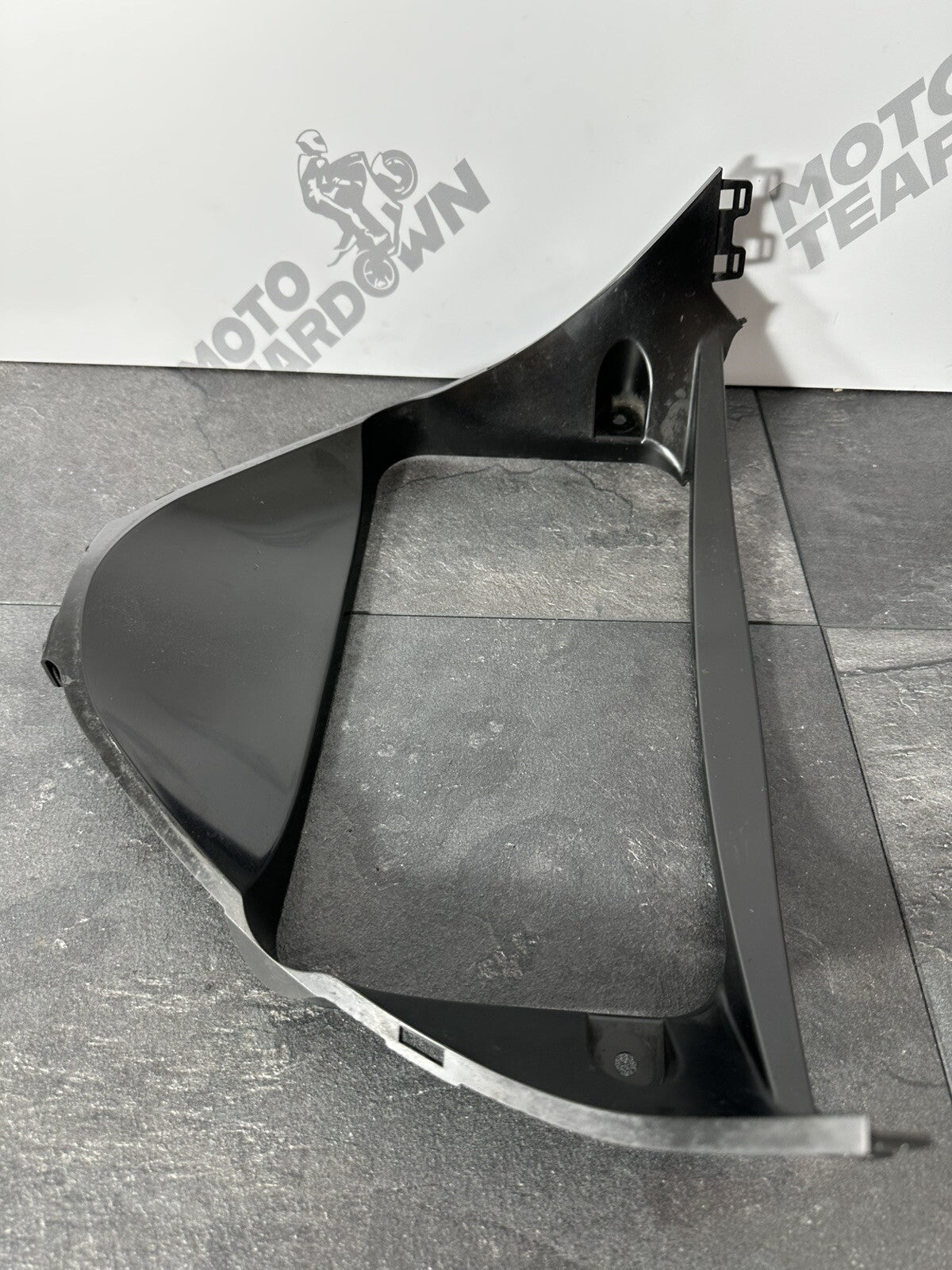 Suzuki GSXR 1300 2016 HAYABUSA Belly Pan V Piece Panel Fairing 18408 Miles OEM