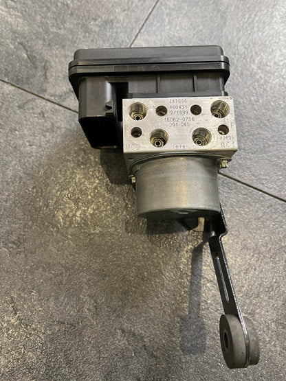 Kawasaki Ninja ZX10R 2016 ABS Pump Regulator Unit 2016-2020 Only 18266 Miles OEM
