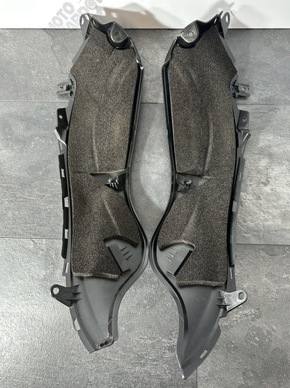 Suzuki GSXR 1300 2016 HAYABUSA Side Fairing Infill Tank Panels 18408 Miles OEM