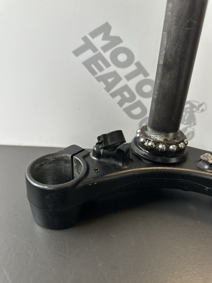 Yamaha MT-07 Yamaha MT07 Bottom lower fork yoke clamp 2014-2017 Lower Yoke OEM