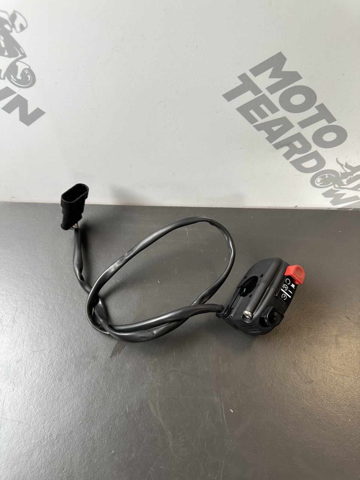 Aprilia Tuono V4 1100 Factory 2017 Right Switchgear Kill Switch OEM 2017 9105 M